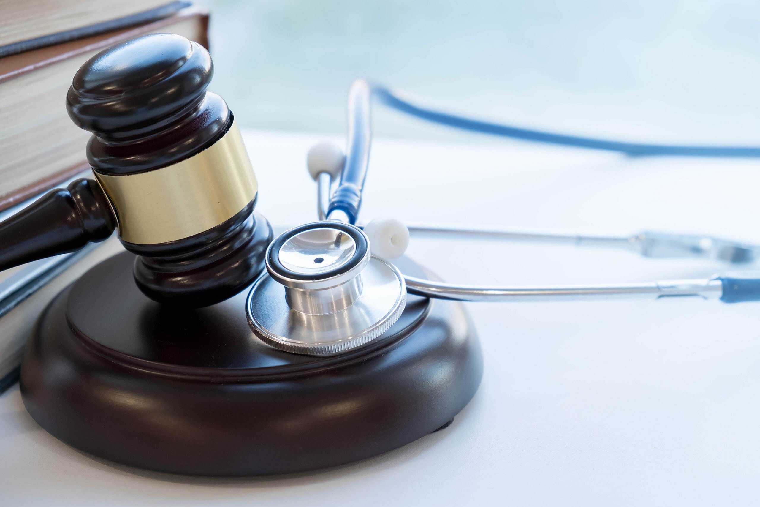 Stethoscope and gavel, representing medical malpractice