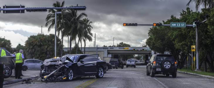 Multiple cars in an intersection accident